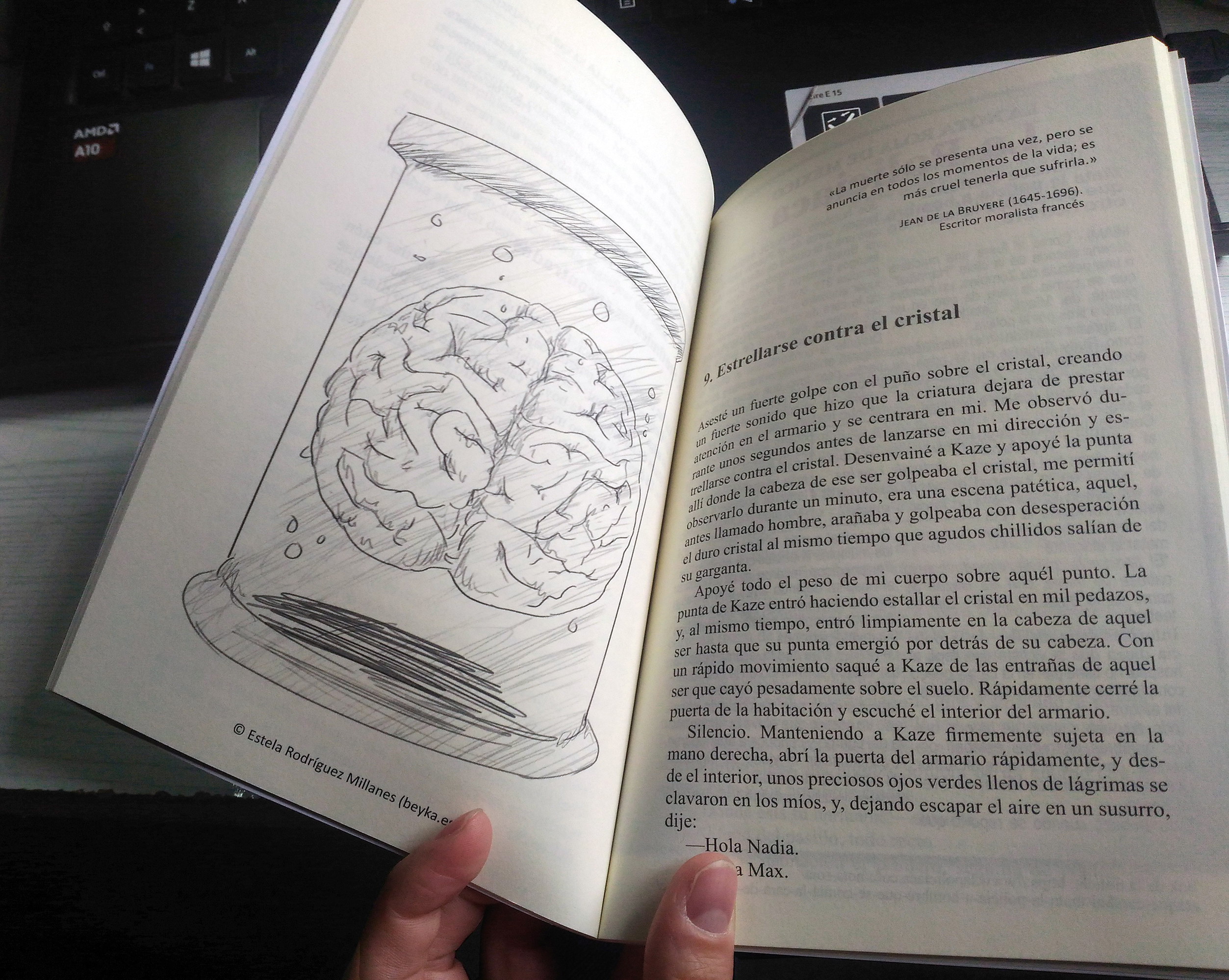 Foto del interior del libro donde vemos una de mis ilustraciones, un encéfalo en formol